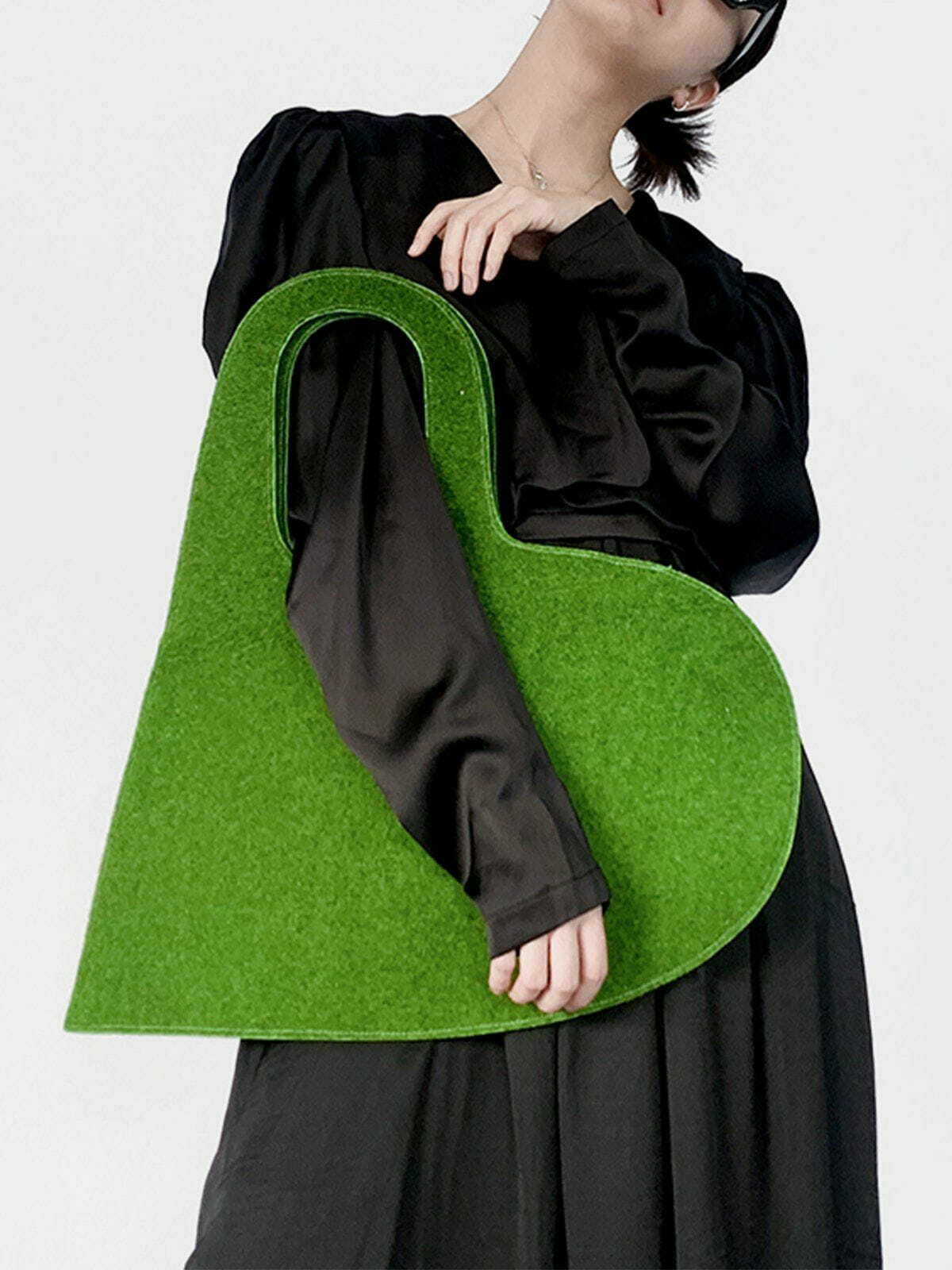 heart shaped shoulder bag retro heartfelt streetwear accessory 3485