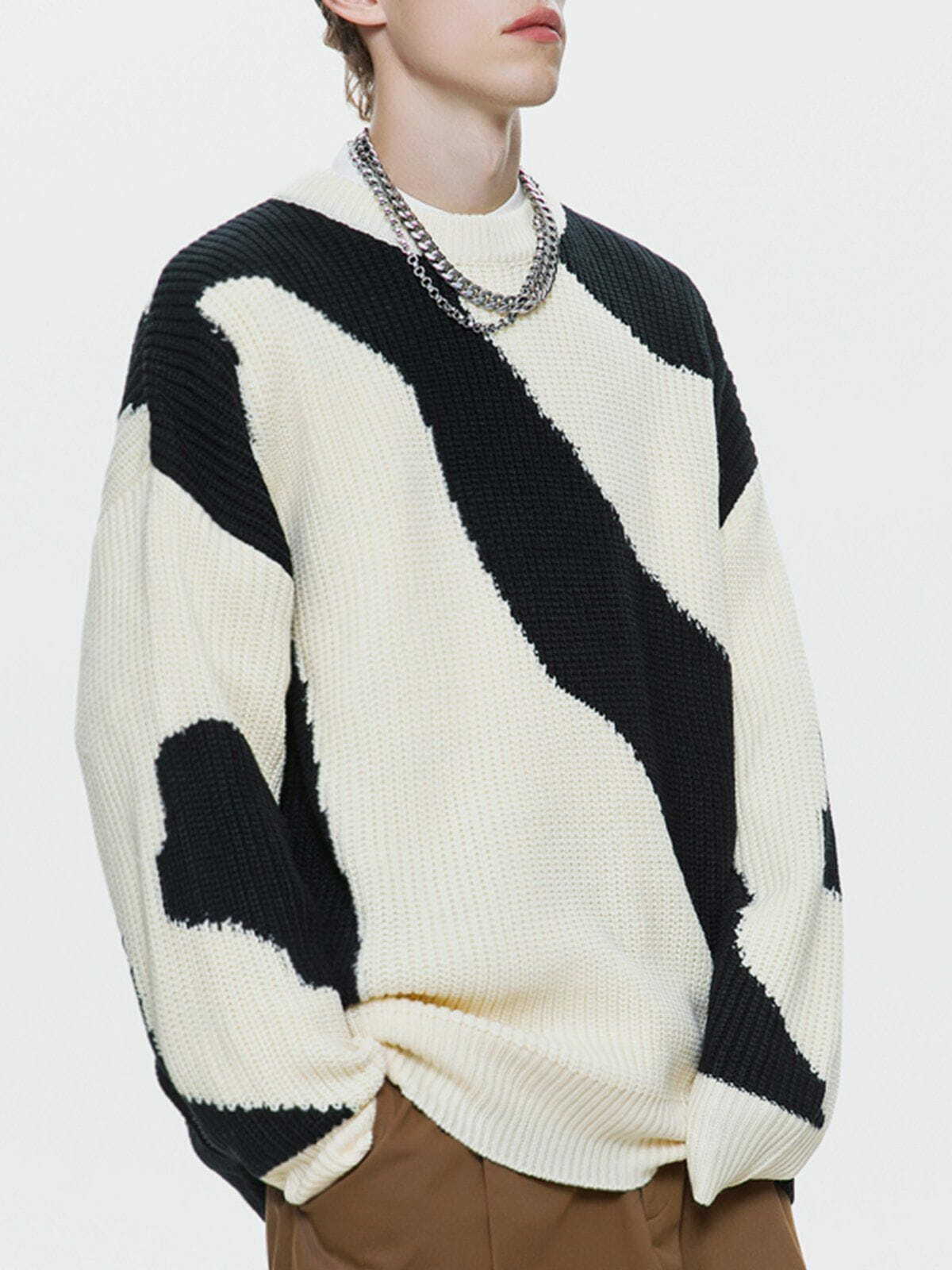 irregular contrast sweater edgy & urban streetwear icon 4799